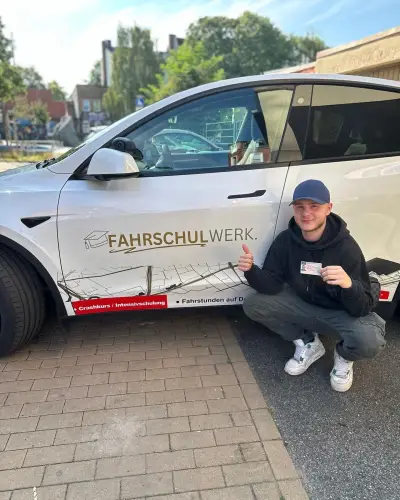 Bestandene Führerscheinprüfung bei Fahrschulwerk Kiel