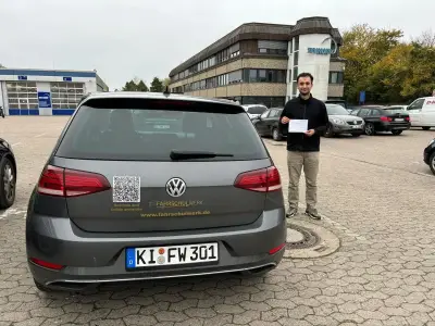 Bestandene Führerscheinprüfung bei Fahrschulwerk Kiel