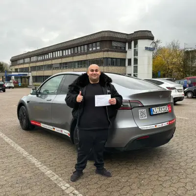 Bestandene Führerscheinprüfung bei Fahrschulwerk Kiel